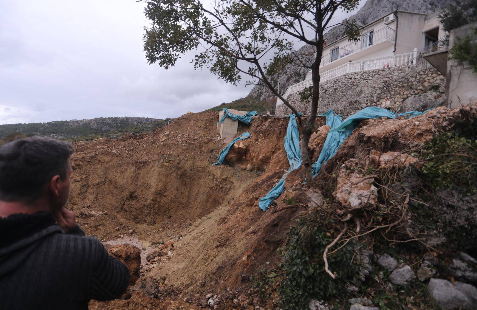 Veliko Brdo: Opasan odron na gradilištu prijeti stanarima