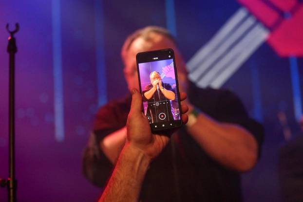 Zabok: Mile Kekin održao koncert u Regeneratoru