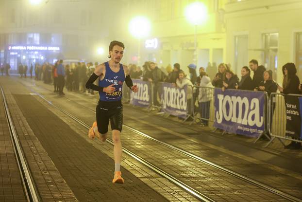 Održan 14. Zagrebački noćni cener na kojem je sudjelovalo oko 3000 trkača