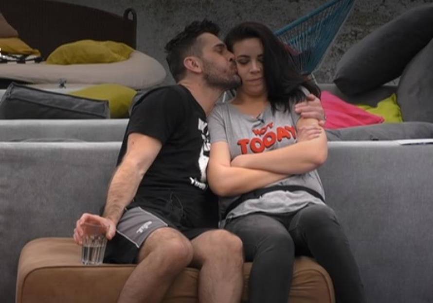 Ana-Marija 'postala' starleta: Stavila periku pa izbacila grudi