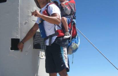 Mario Valentić popeo se na vrh Triglava noseći sina na leđima 