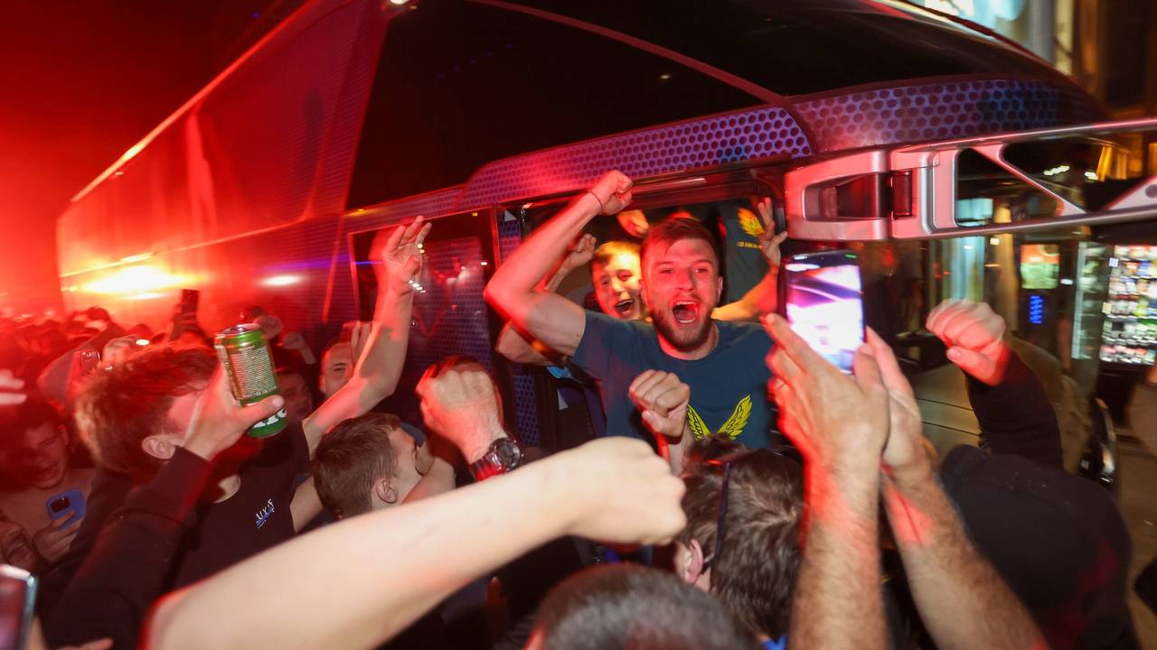 FOTO Doček za pamćenje! Evo kako su igrači i navijači Dinama slavili pobjedu protiv Hajduka