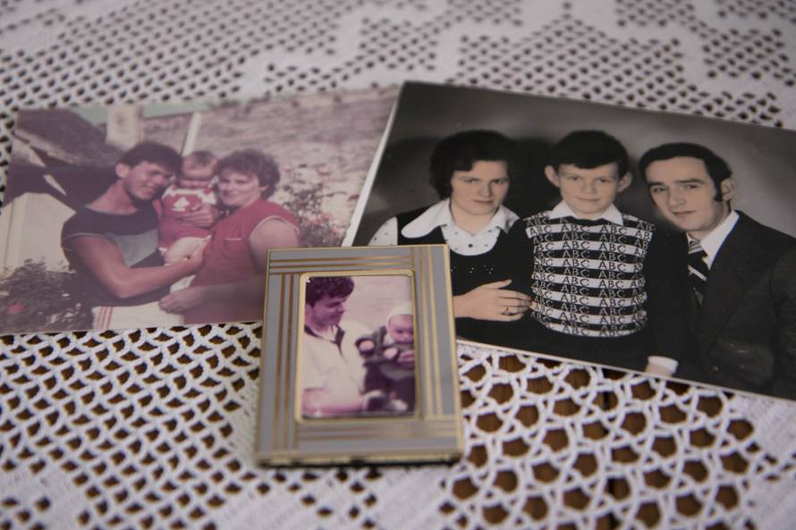 "Znam gdje je moj sin ubijen, rekli su mi: Tu je Miro ležao..."