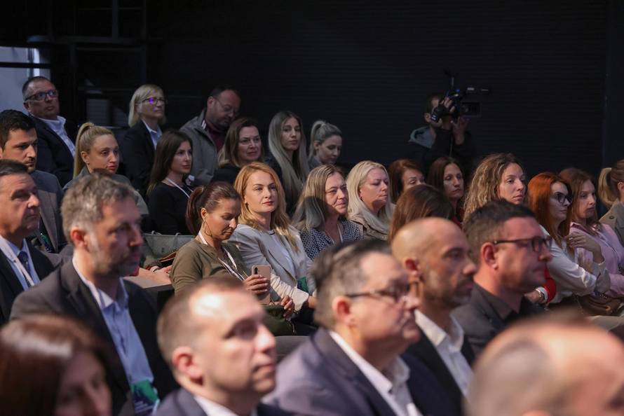 Zadar: Konferencija “Otočko povezivanje i unaprijeđenje života na otocima”