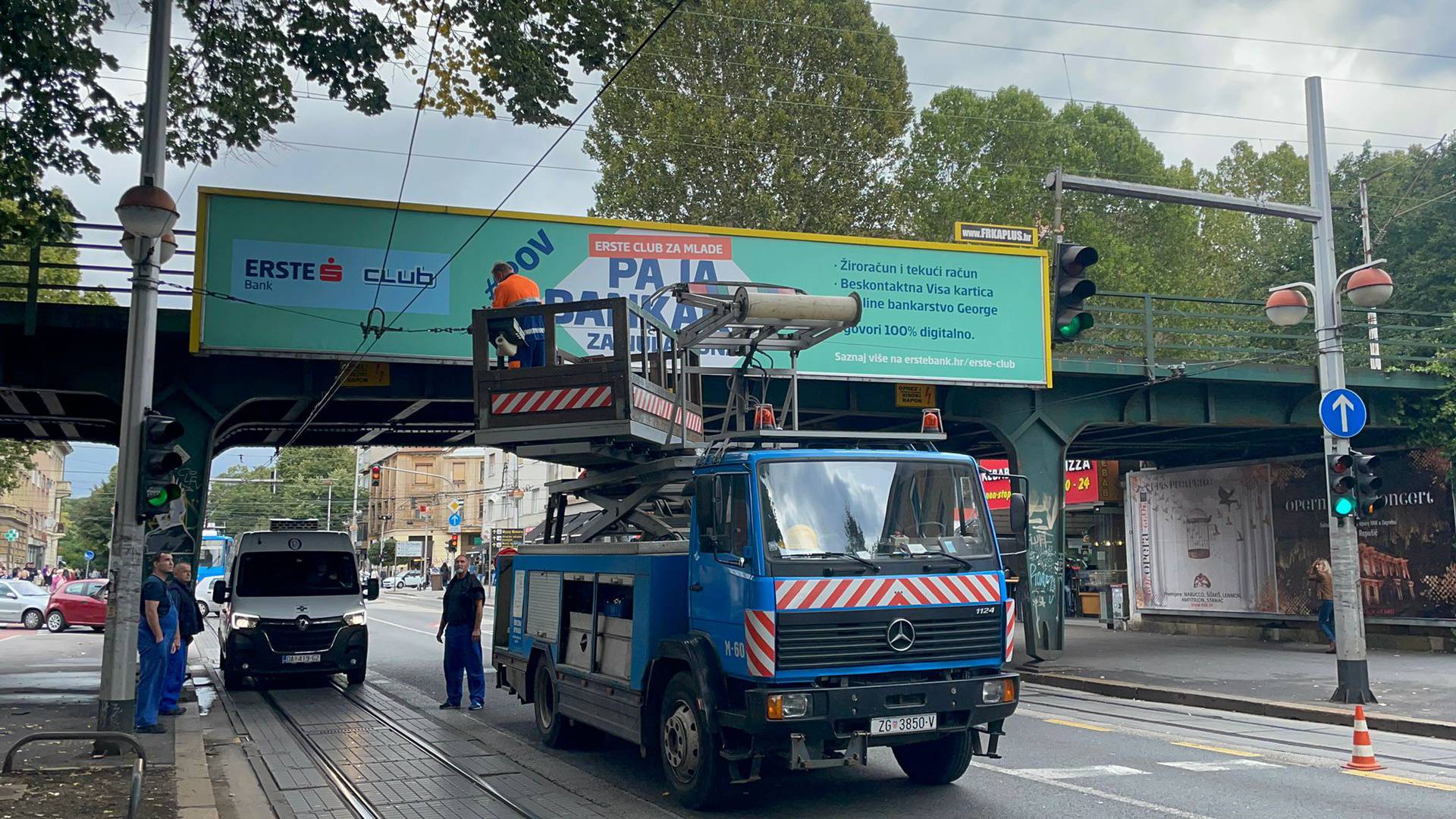 Kolaps u Zagrebu: Teretno vozilo je oštetilo naponske žice, desetak tramvaja ne može proći