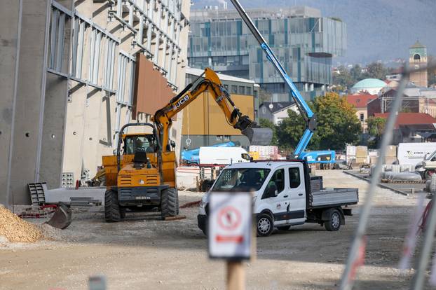 Zagreb: Počelo postavljanje stolica na sjevernoj tribini stadiona u Kranjčevićevoj