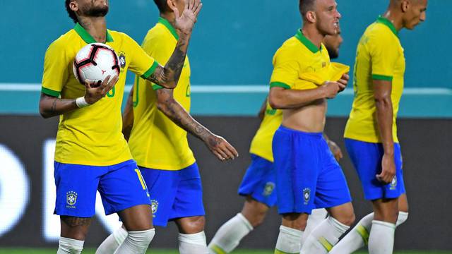 Neymar za Brazil asistirao i zabio u remiju protiv Kolumbije