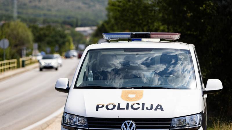 Užas u BiH: Muškarac (82) ubio suprugu (76) sjekirom. Poslije zločina nazvao je policiju...