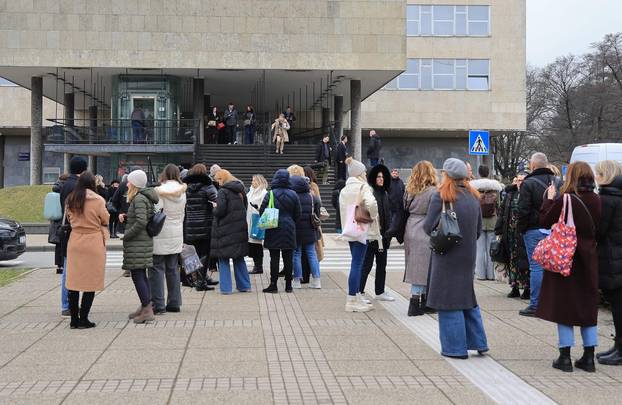 Zagreb: Evakuacija Gradskog poglavarstva zbog dojave o eksplozivnoj napravi