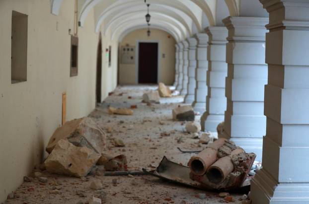 Zagreb: Potes magnitude 5,3 stupnja oštetio Zagrebačku katedralu
