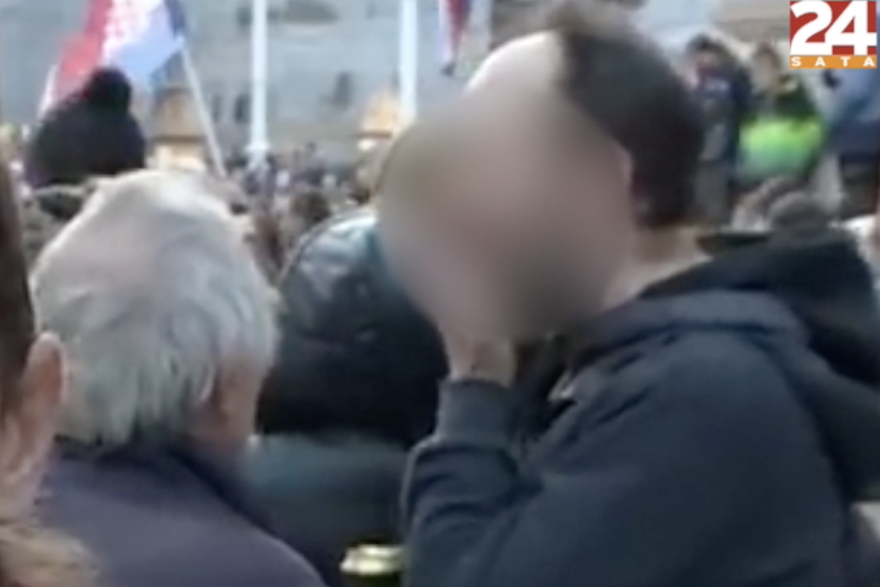 Na prosvjedu u Zagrebu zgrozio ponašanjem pred kamerama: 'Jel' si on to uzima bris?'