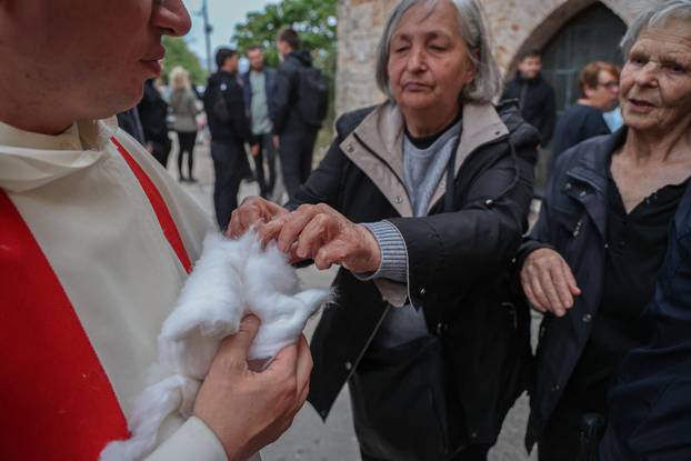 Trogir: Jedinstveni blagdan Suhi Petak u svetištu sv. Križ na Čiovu
