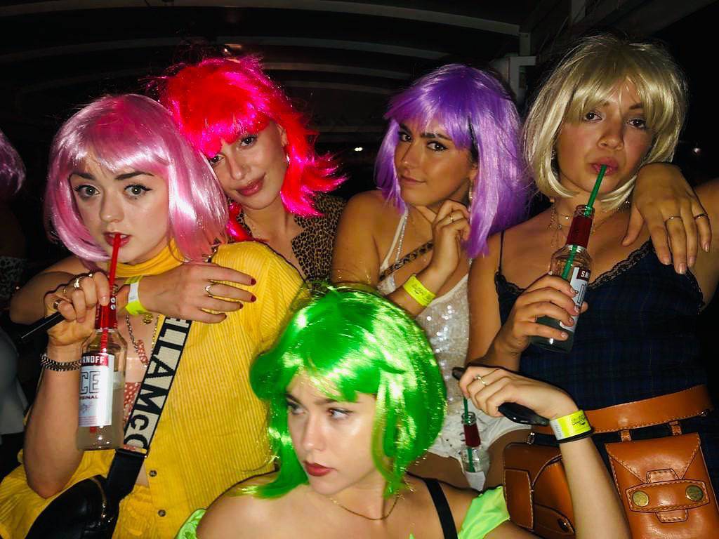Sophie Turner s prijateljicama u ludom provodu po klubovima