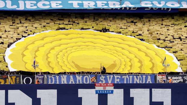 Zagreb: Bad Blue Boysi pokazali novi transparent
