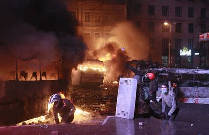 Janukovičev pad: Prosvjedi u cijeloj zemlji, vlast na koljenima