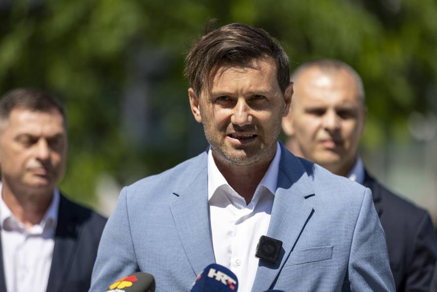 Osijek: Press konferencija Nikole Grmoje