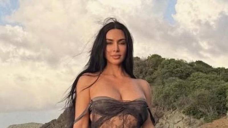 FOTO Kim Kardashian u čipki bez gaćica i grudnjaka?