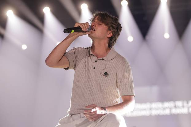 Zagreb: U Areni Zagreb održan koncert "Progledaj srcem"