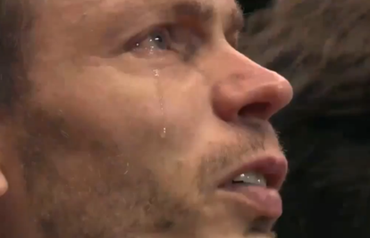 Pogledajte video: Francuski se igrač rasplakao na Marseljezu