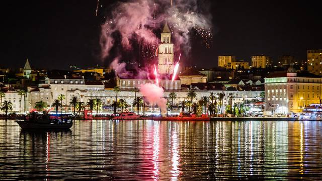 Split: Vatromet na završetku proslave sv. Dujma