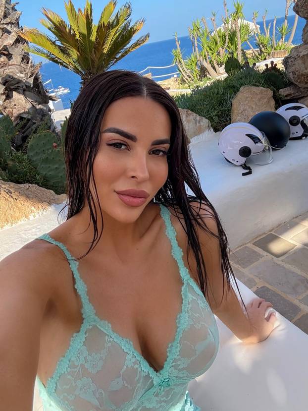 FOTO Zavela i Tottija i Mbappea. Sad mami poglede na terenima