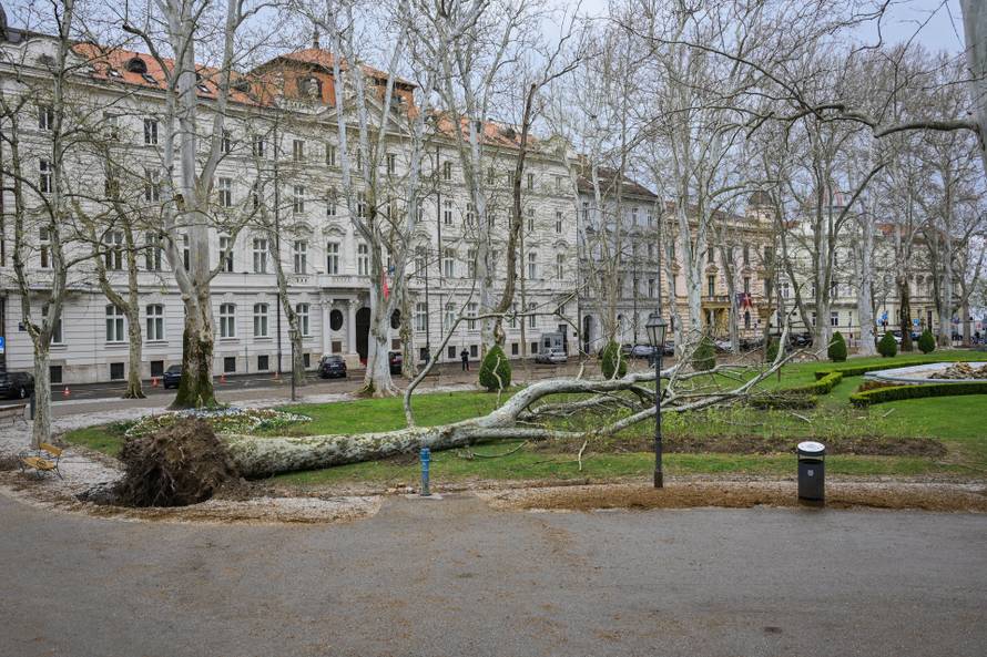 Zagreb: Posljedice nevremena na Zrinjevcu