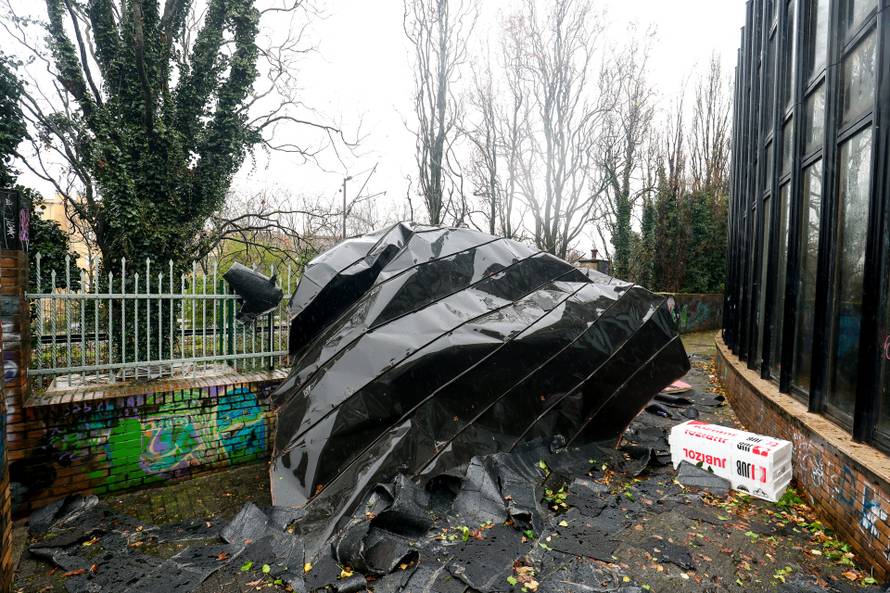Zagreb: Usljed  jakog nevremena oštećen i Dom Dražena Petrovića
