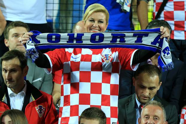 Osijek: Kolinda Grabar Kitarovi? me?u navija?ima na utakmici Hrvatska - Azerbajdžan