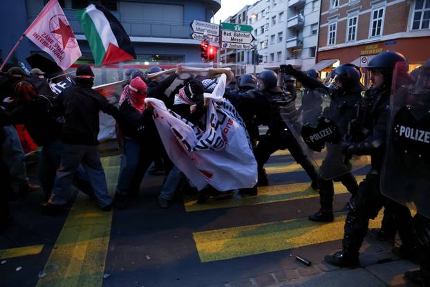 Basel drama! Protesters and police clashed on the eve of the representatives of Israel in the finals