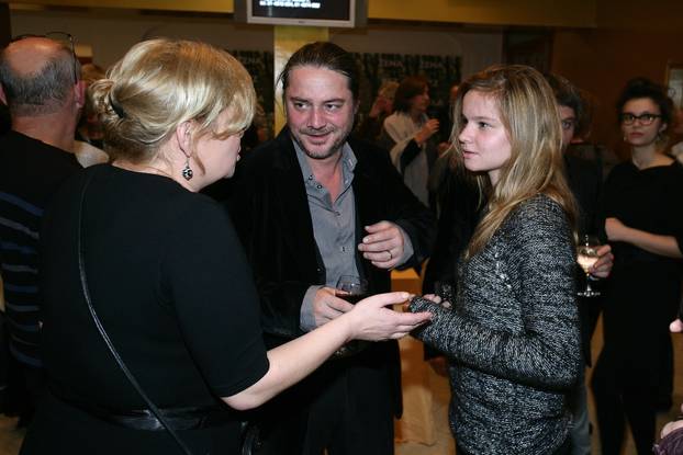 Zagreb: Poznati na premijeri kazali&scaron;ne predstave &Zcaron;ena bez tijela