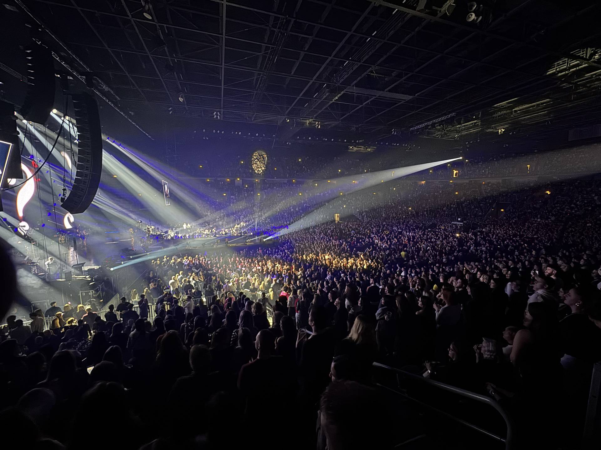 Brena započela treći rasprodani koncert u Areni pa dovela trap divu: 'Ovo je jedinstveno...'