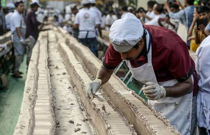 Indijski slastičari napravili su kolač dugačak 6,5 kilometara