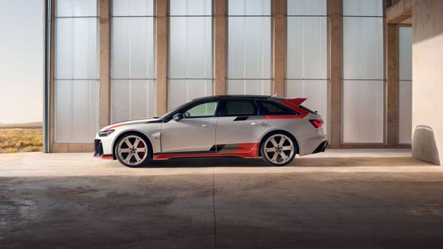 FOTO Mijenja ime na dresu, ali i aute, kao čarape! Pogledajte impresivnu Haalandovu garažu