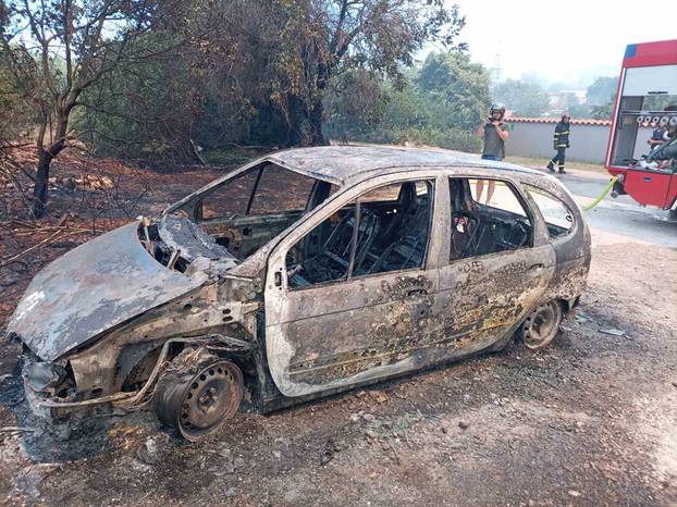 Scene užasa iz Pule: Vatra je gutala sve pred sobom, hrabri građani pomagali vatrogascima
