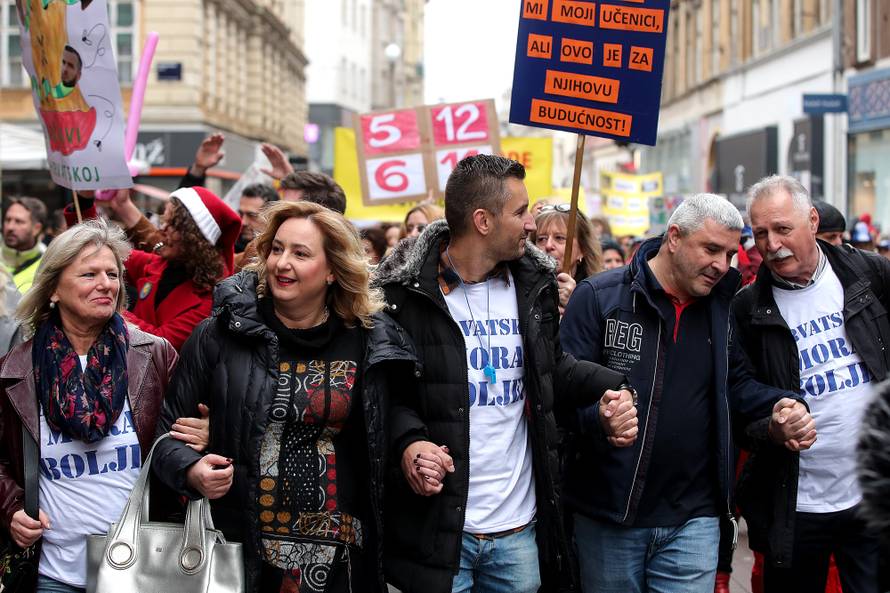 'Vlada je najgori razred' i ostali genijalni transparenti učitelja