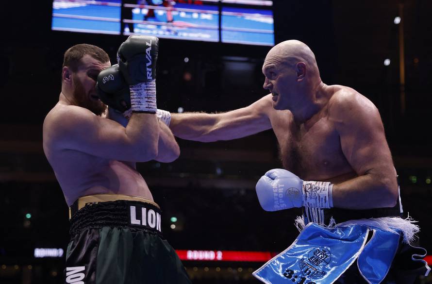 Tyson Fury v Arslanbek Makhmudov