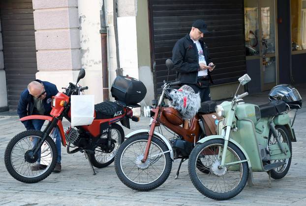 Sisak: Oldtimer klub Sisak organizirao 7. Tomos susret