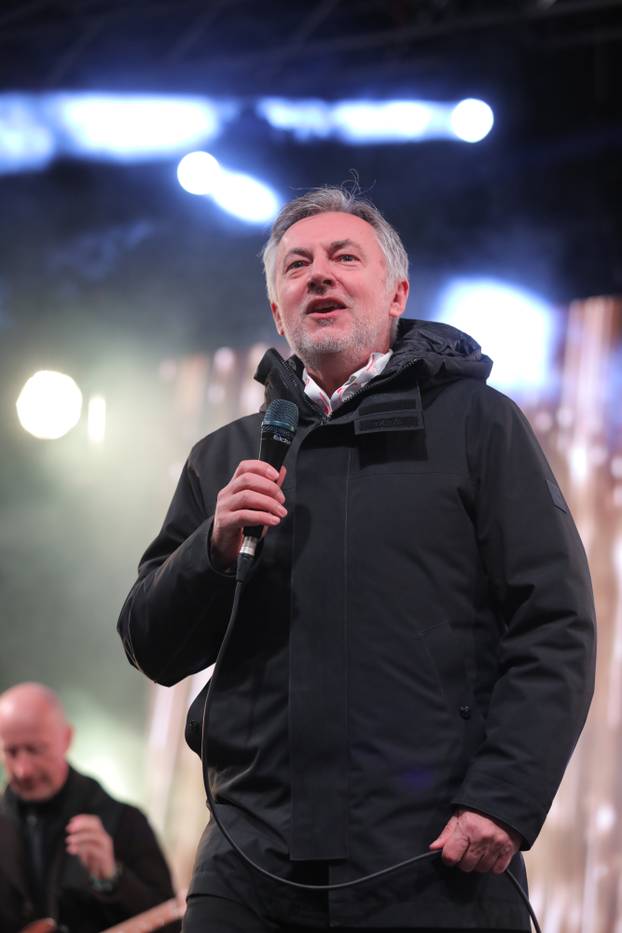 Zagreb: Koncert Želim život, zaklade Ana Rukavina na glavnom gradskom trgu