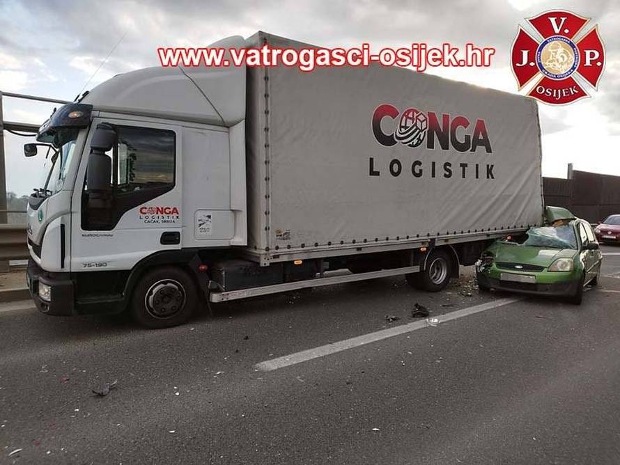 FOTO UŽASA Podletio je pod kamion na osječkoj obilaznici!