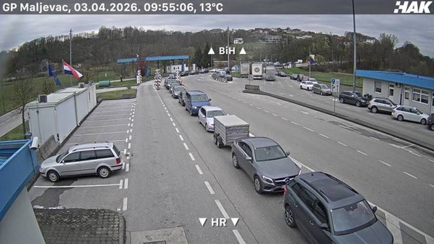 FOTO Na granicama višesatne kolone uoči uskrsnog vikenda