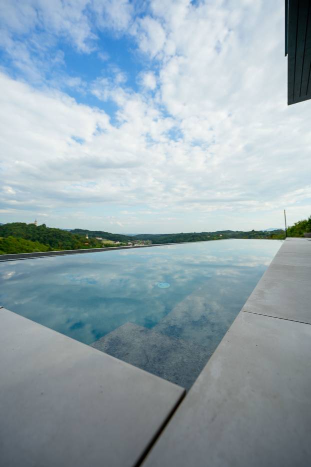 FOTO Wellness oaza u blizini Zagreba: Moderna 'koliba' savršen je spoj luksuza i prirode