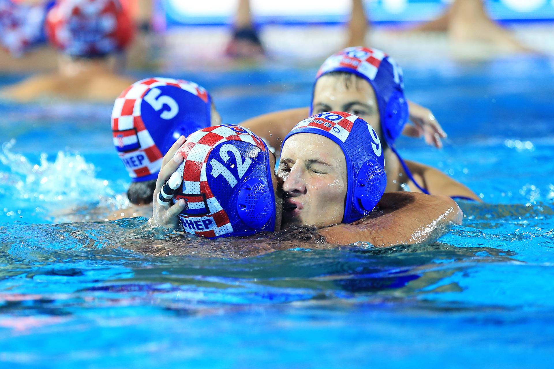 Water polo world. Водное поло. Water Polo. Водное поло форма. Мяч для водного поло.