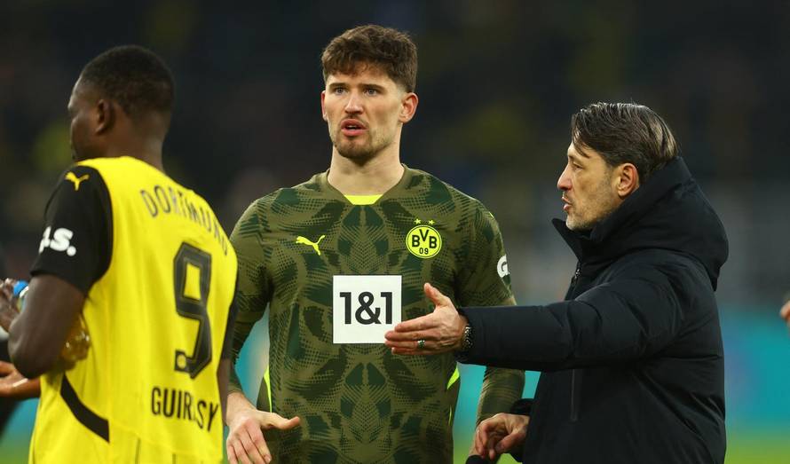 Bundesliga - Borussia Dortmund v VfB Stuttgart