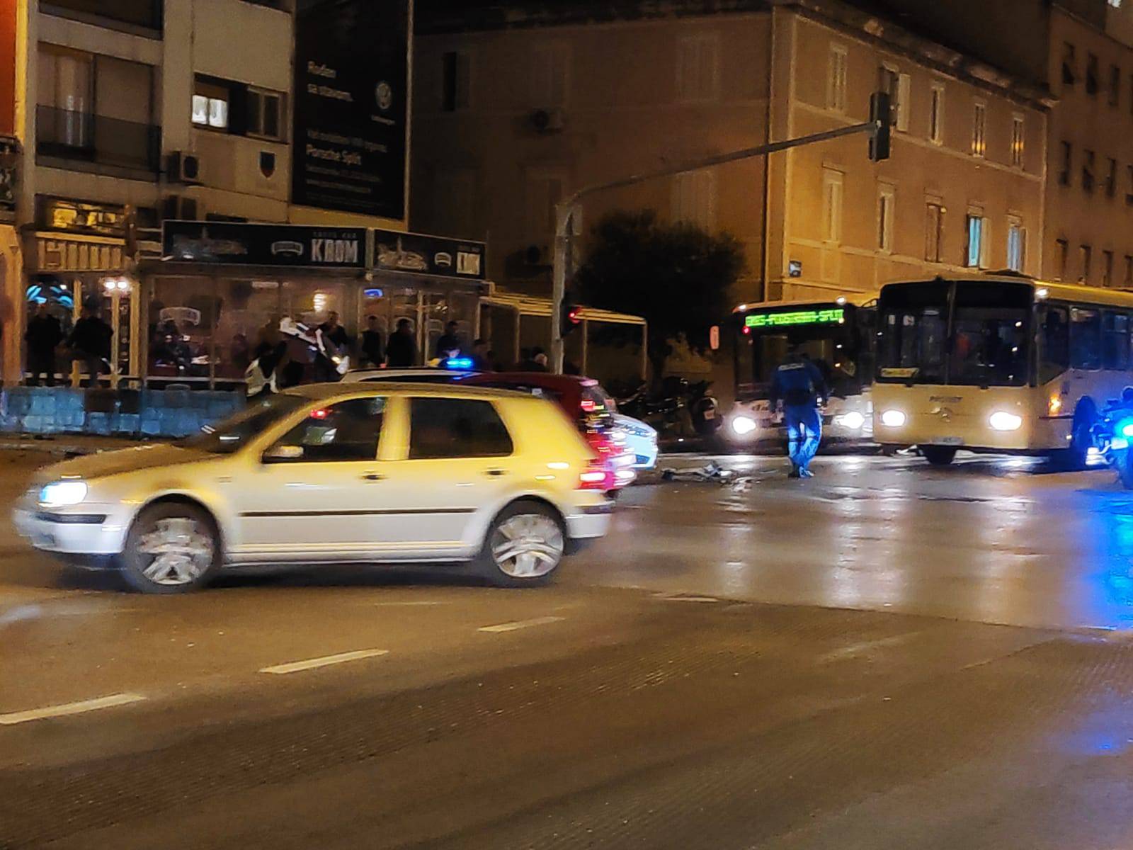 Sudarili se auto i motocikl u Splitu: Dvoje je ljudi ozlijeđeno