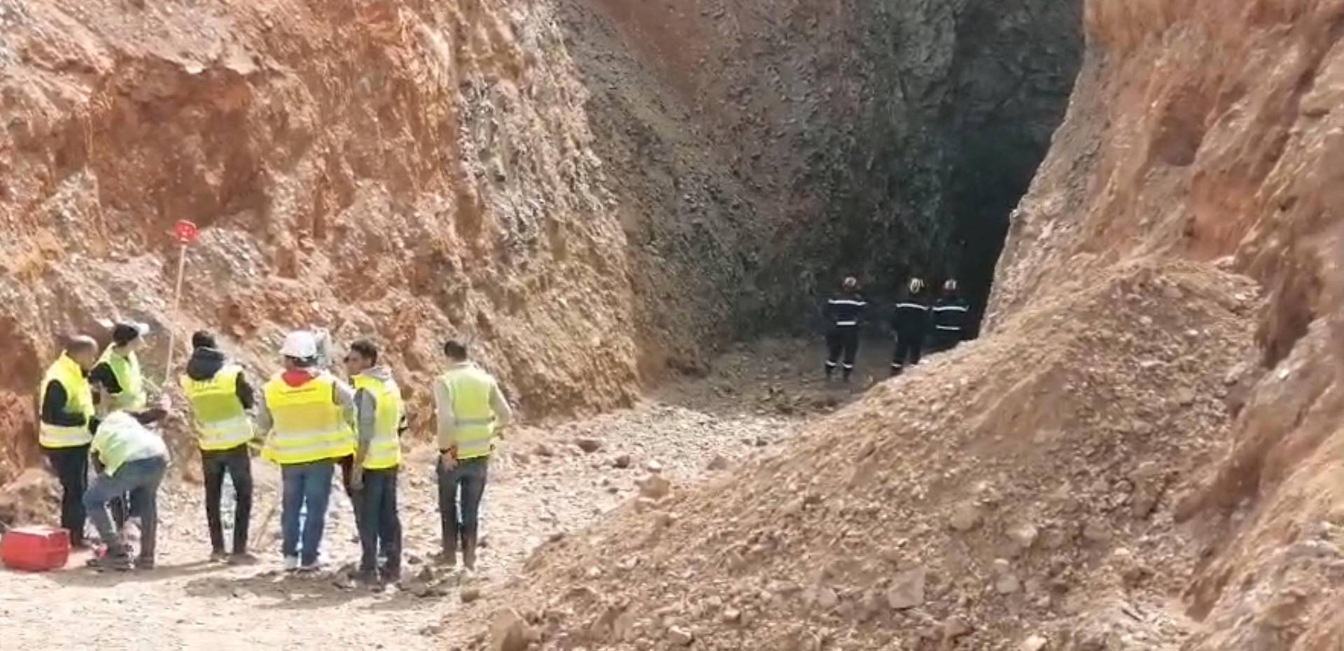 Rescuers dig to reach boy stuck in well in Chefchaouen