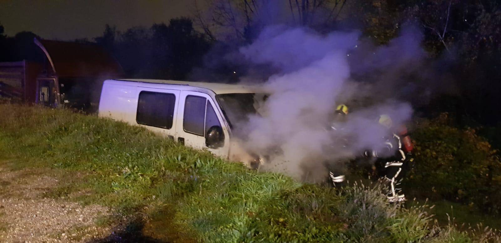 Požari po cijelom Zagrebu: Na pet lokacija gorjelo osam vozila