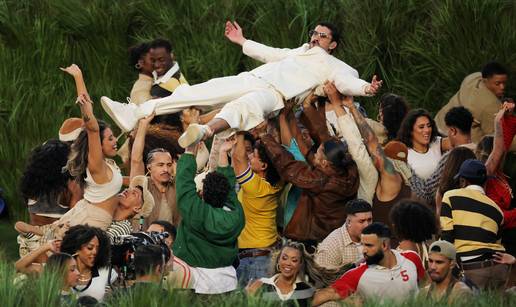 Cifra bi vas mogla &scaron;okirati! Evo koliko &cacute;e Bad Bunny zaraditi od nastupa na Super Bowlu...