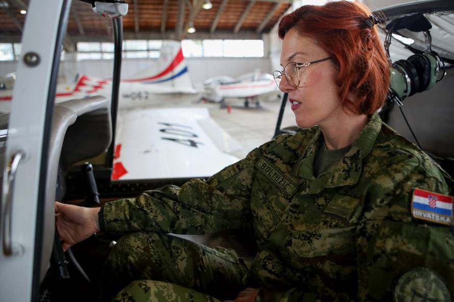 Bojnica Melita: Naše pilote učim zanatu i ganjam titulu misice