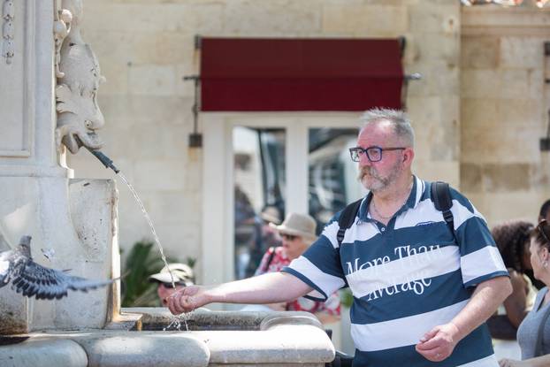 Plaže u Dubrovniku pune su kupača 