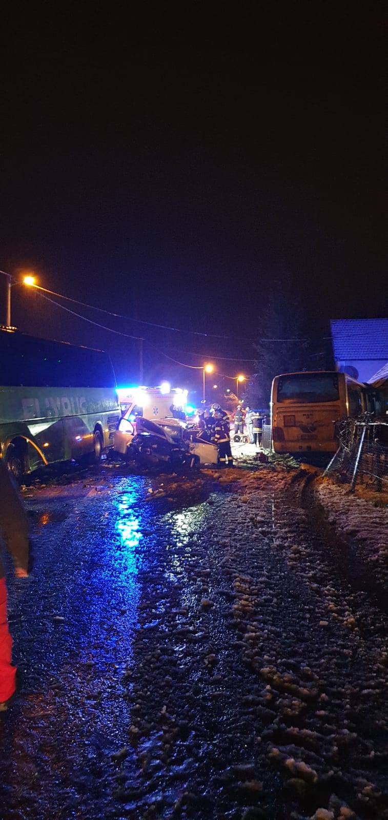 Kaos u Donjem Makojišću: Sudarili se dva autobusa i auto